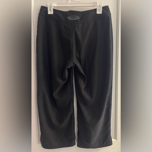 Patagonia Patalona Black Wide Leg Crop Pants-Size 6 - Picture 2 of 4